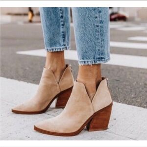 Gigietta Suede Stacked Chunky Block Western Cottage Pointed toe Heeled